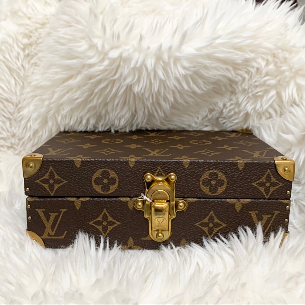 Louis Vuitton trunk case 💕
